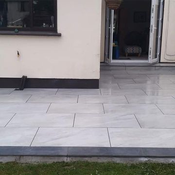 900X600 PORCELAIN TILES LAID IN HERMITAGE LUCAN
